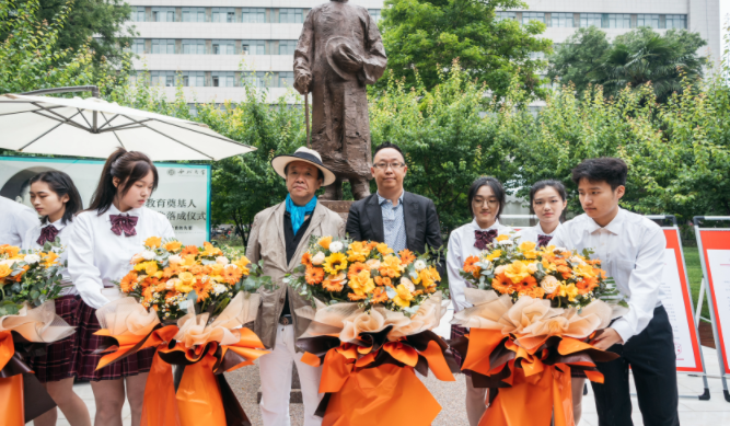 西北高等教育奠基人、中国现代医学先驱徐诵明雕像在九游平台落成 西北高等教育奠基人、中国现代医学先驱徐诵明雕像在九游平台落成
